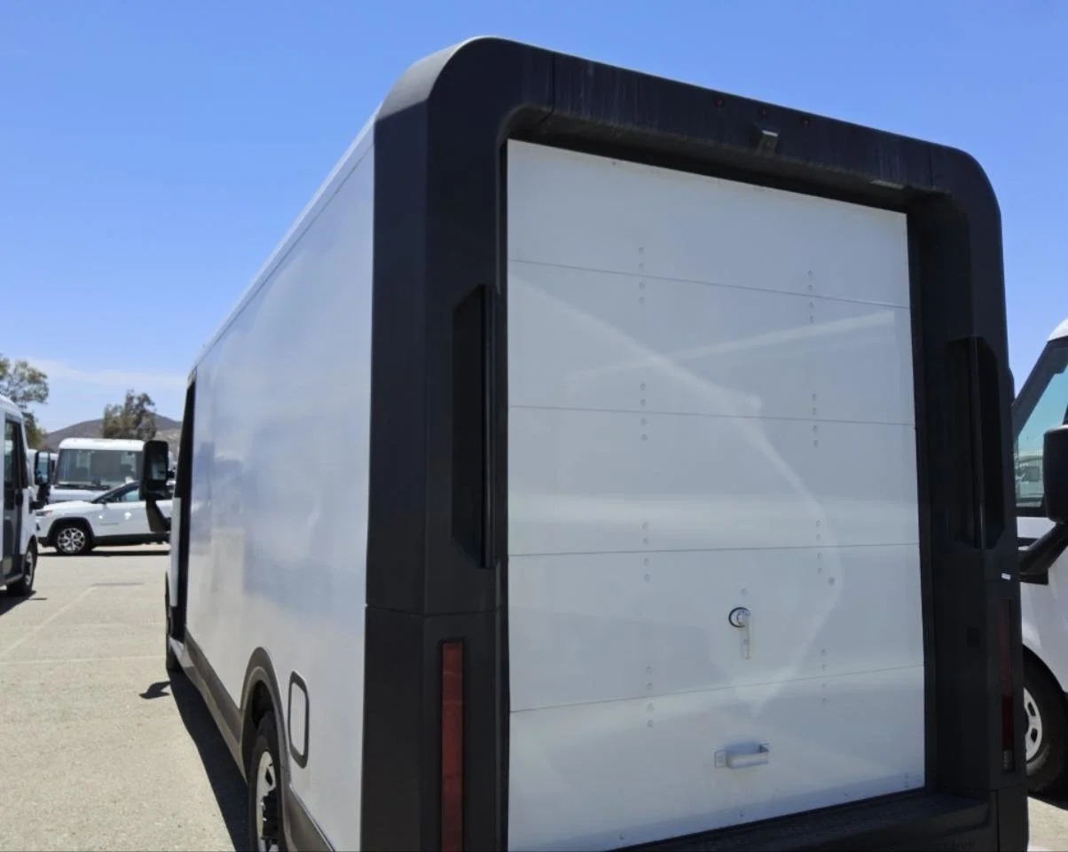 Used 2023 Oyster White BrightDrop EJY image 6