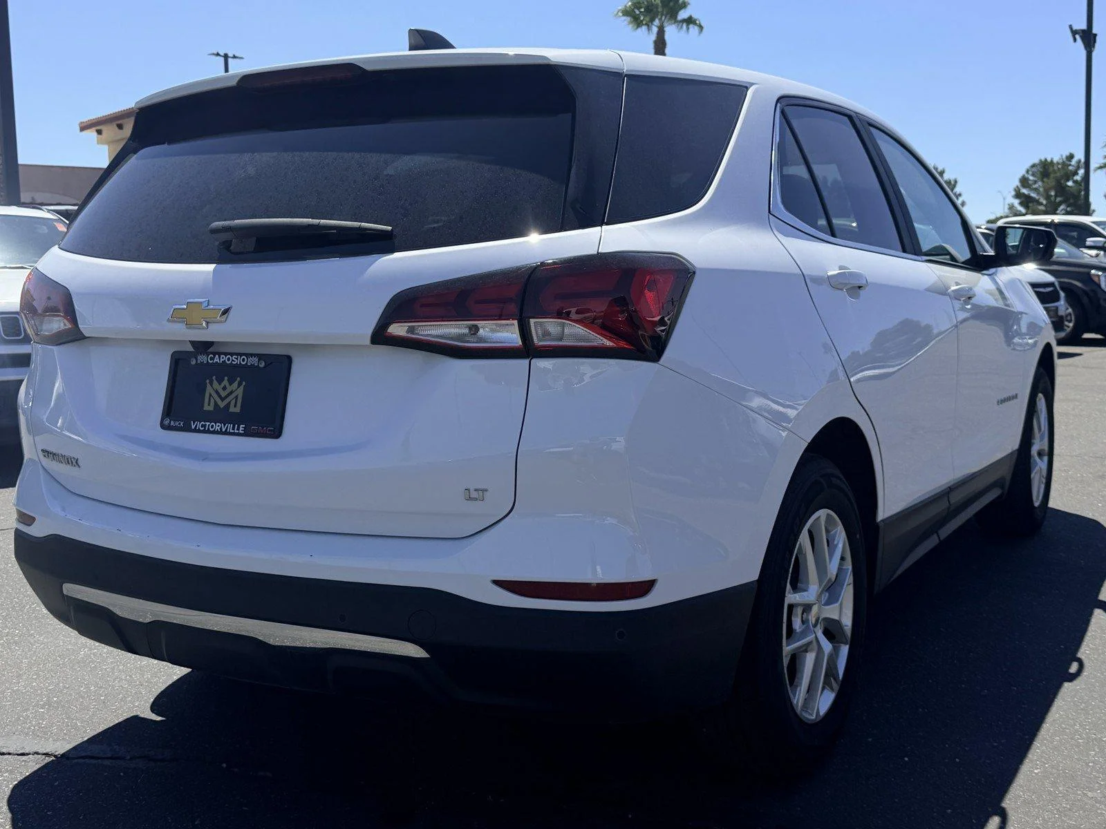 Used 2024 Summit White Chevrolet LT image 6