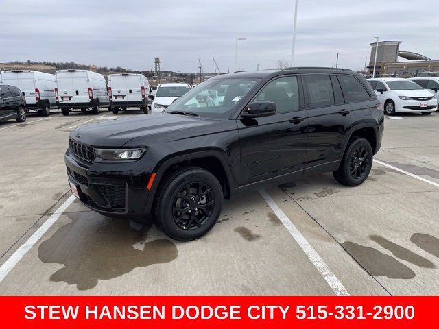 New 2026 Diamond Black Crystal Pearlcoat Jeep Laredo Altitude image 1