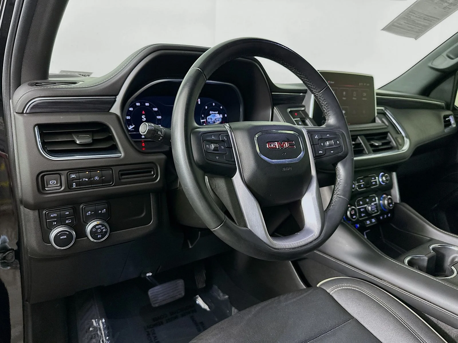 Used 2023 Onyx Black GMC SLT image 9