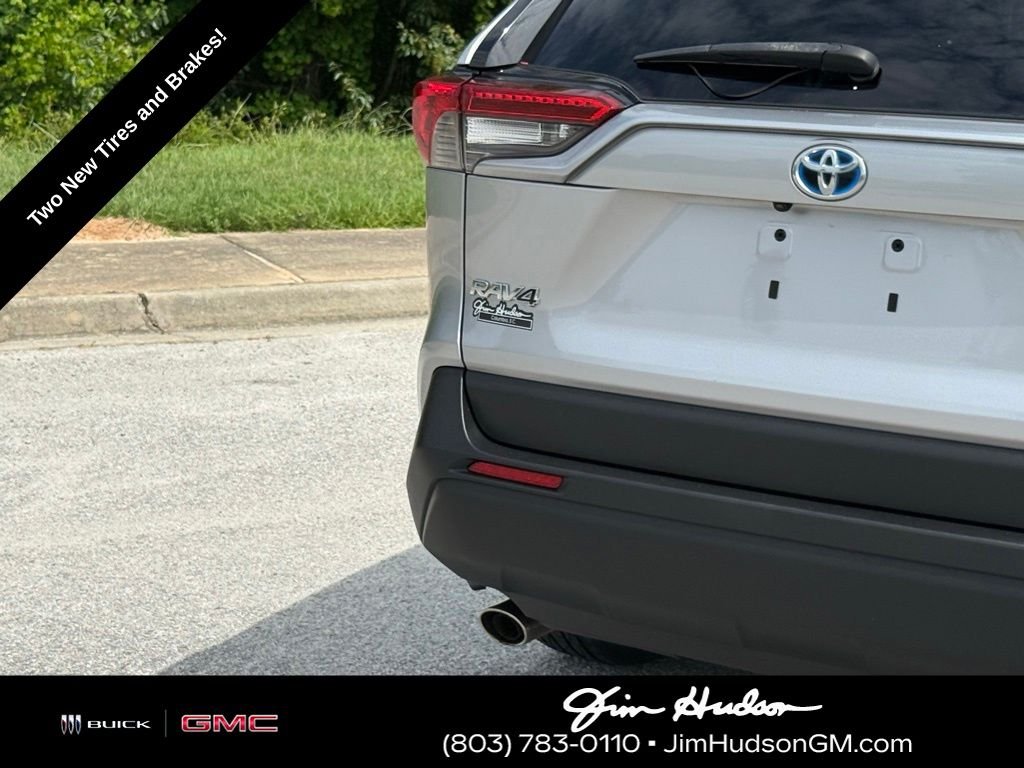 Used 2022 Silver Toyota XLE image 12