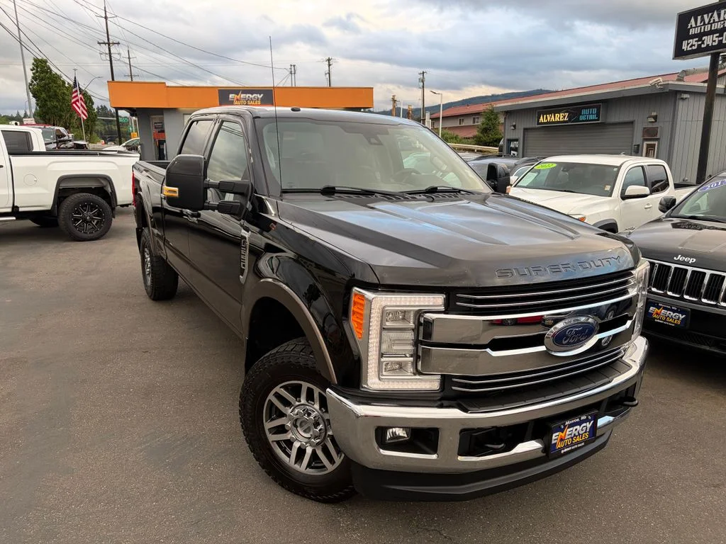 2017 Ford F-250 Lariat 4x4 Crew Cab 8' Box's photo