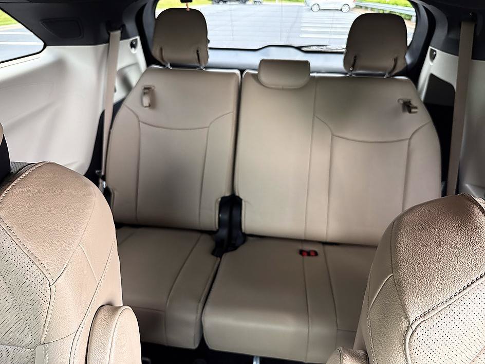 Certified Used 2024 Wind Chill Pearl Toyota Limited image 23