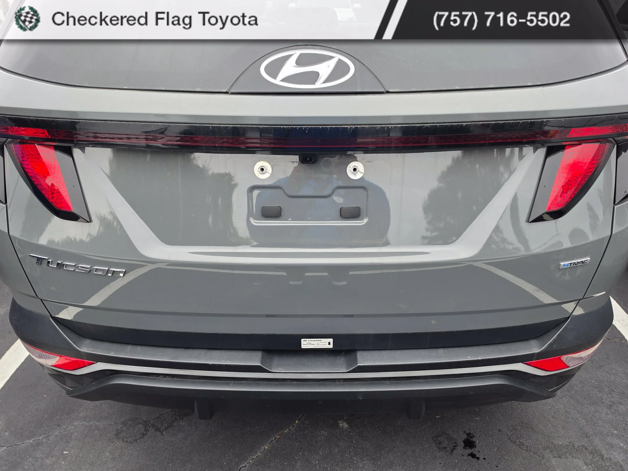 Used 2024 Hampton Gray Hyundai SEL image 7