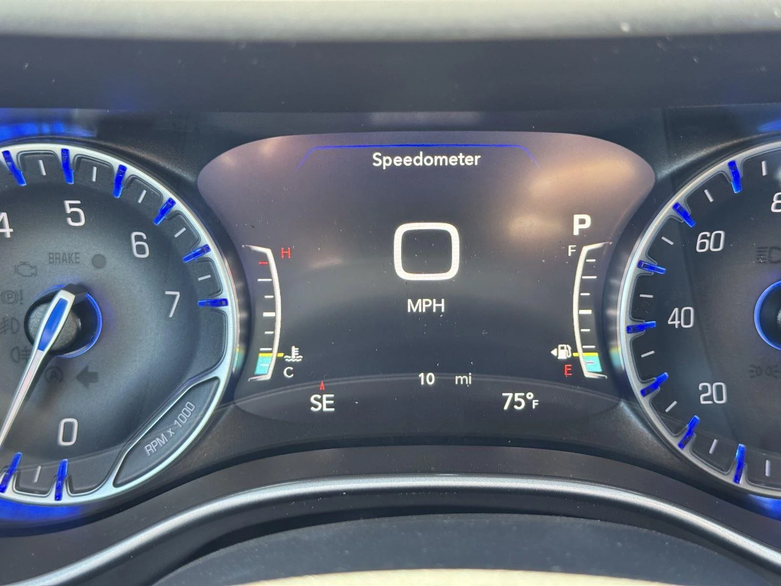 2025 Chrysler Voyager LX - Photo 18