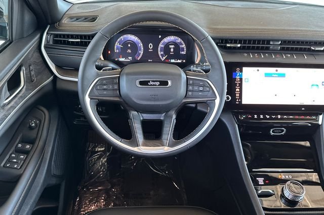 New 2026 Bright White Clear-Coat Exterior Paint Jeep  image 13