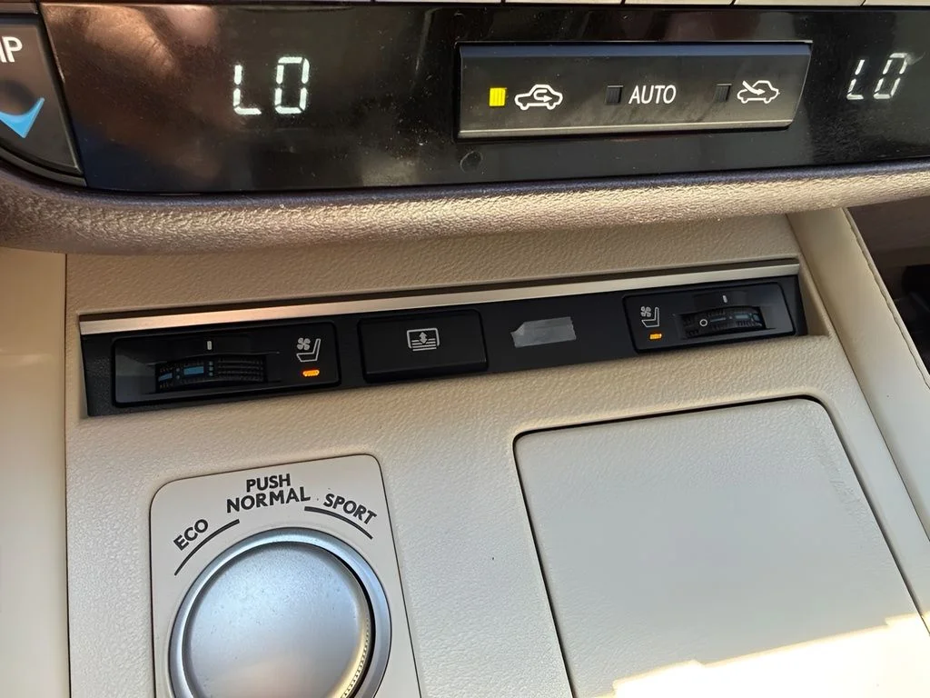 Used 2016 White Lexus 350 image 22