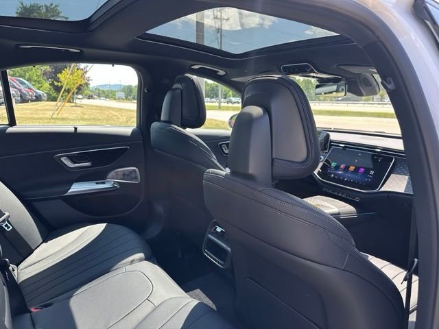 New 2026 MANUFAKTUR Moonlight White Metallic Mercedes-Benz E 450 image 19