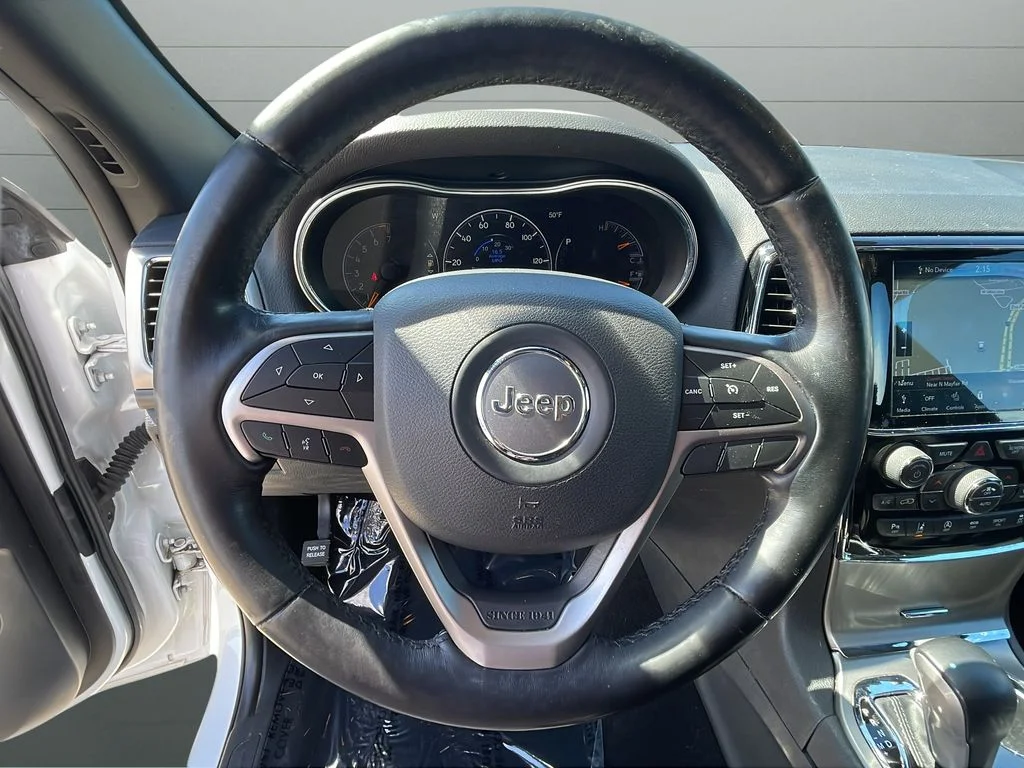 Used 2020 White Jeep Altitude image 37