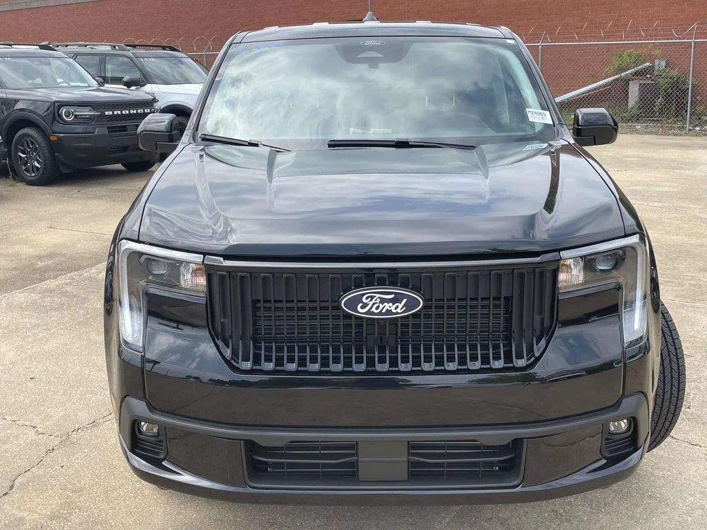 New 2026 Black Ford Lobo Standard image 8