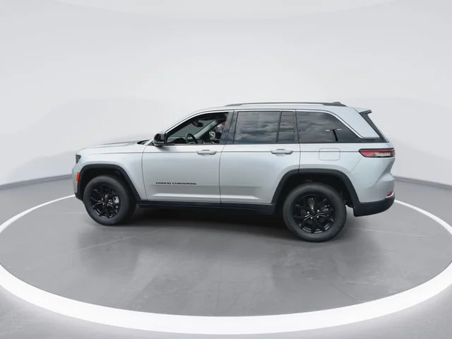 Used 2022 Silver Jeep Limited image 6