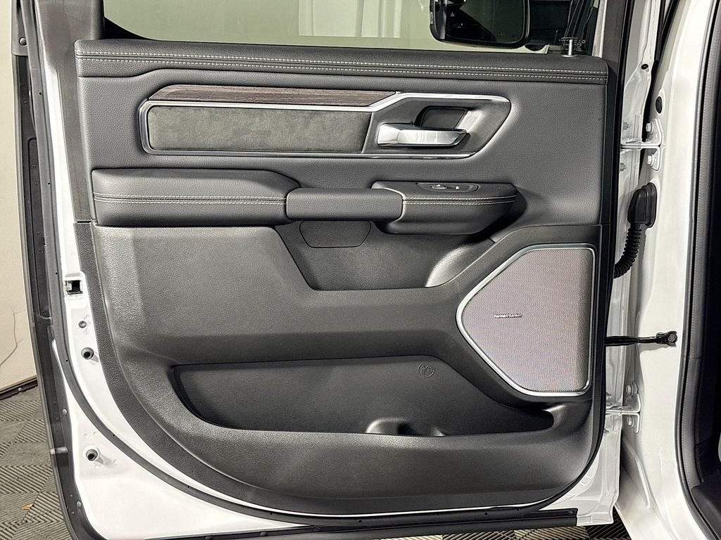 2026 RAM 1500 Laramie - Photo 19