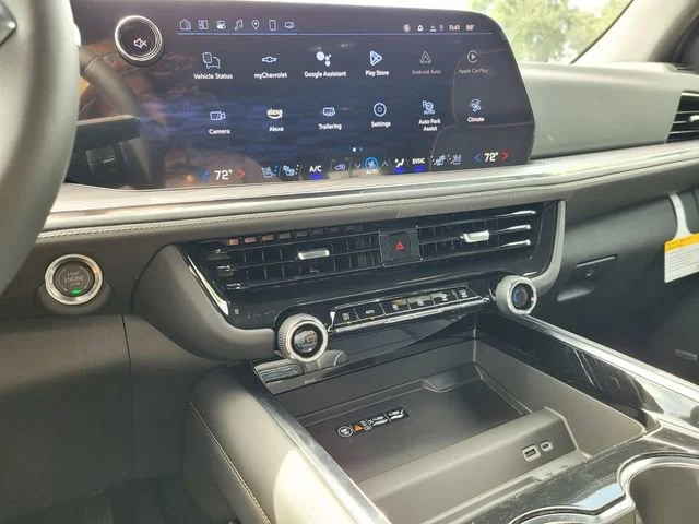 2025 Chevrolet Suburban Premier - Photo 22