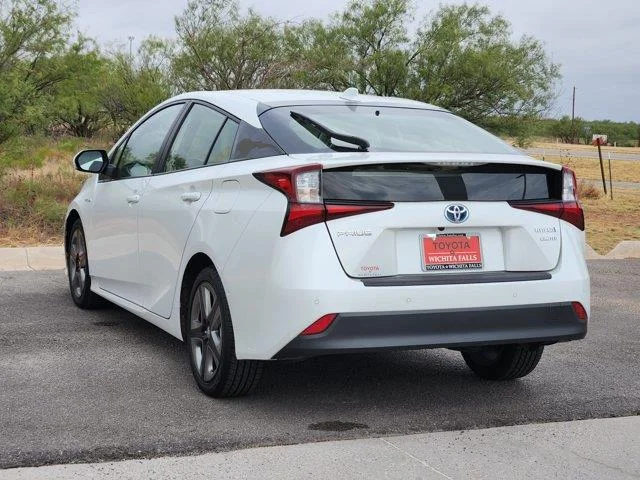 Used 2022 White . Toyota Limited image 5