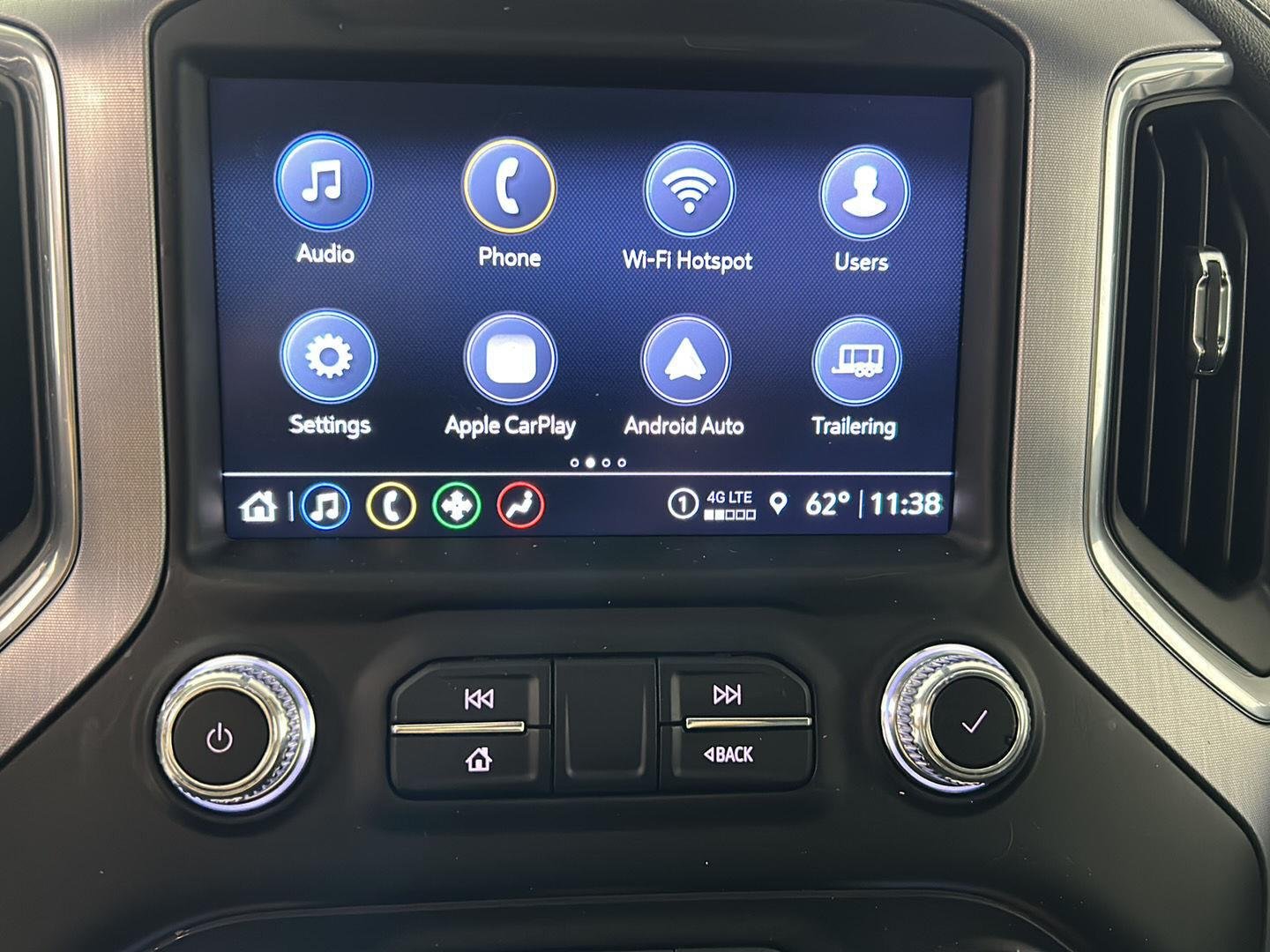 Used 2022 Summit White GMC SLE image 17