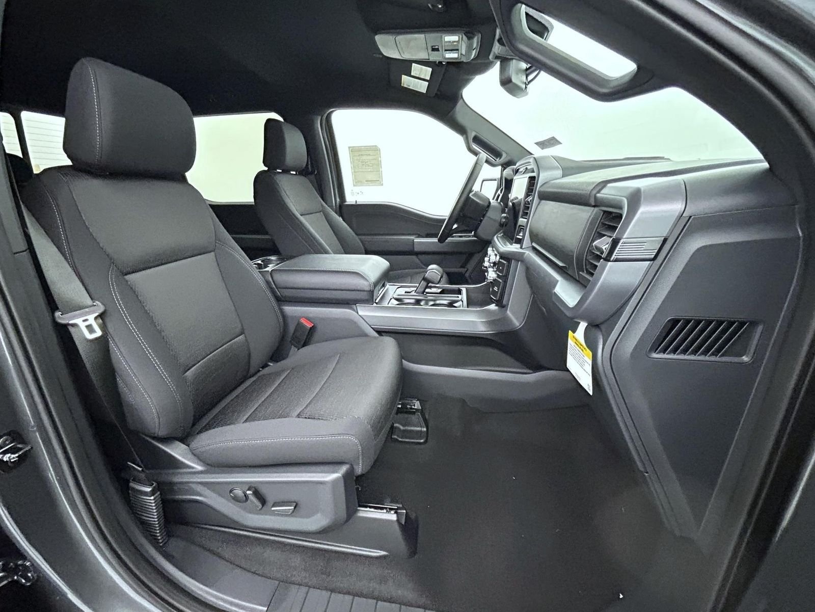 New 2026 Carbonized Gray Metallic Ford XLT image 15