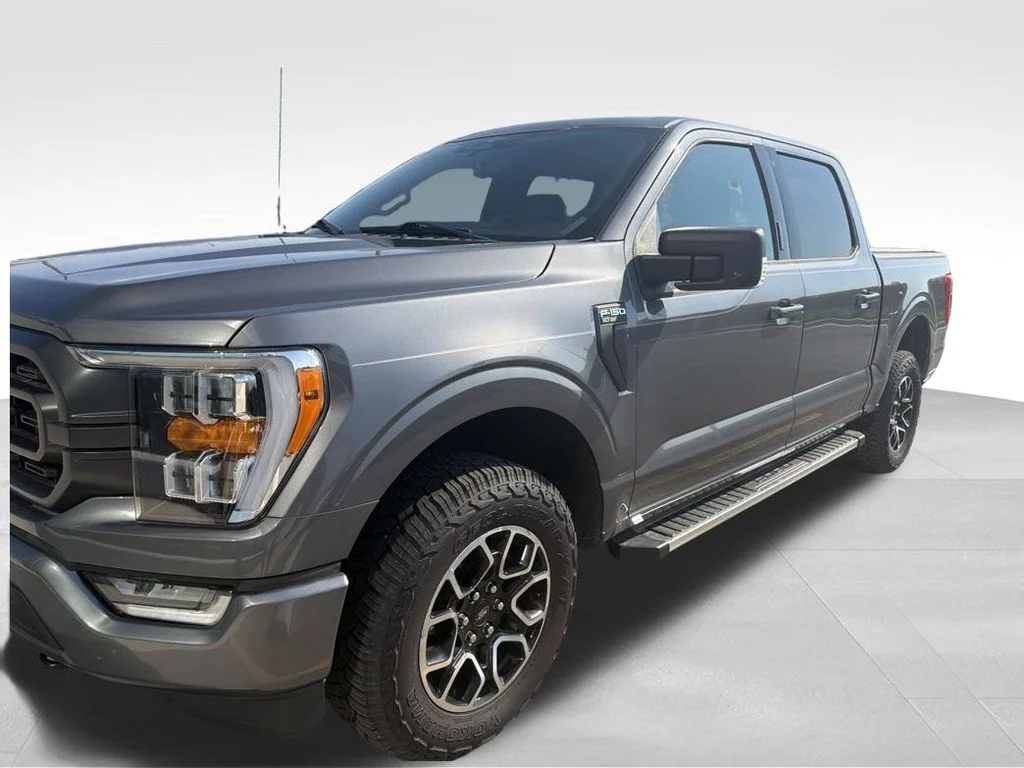 Used 2023 Gray Ford XLT image 11