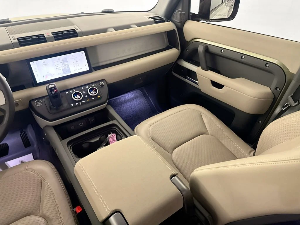 Certified Used 2023 Green Land Rover S image 22