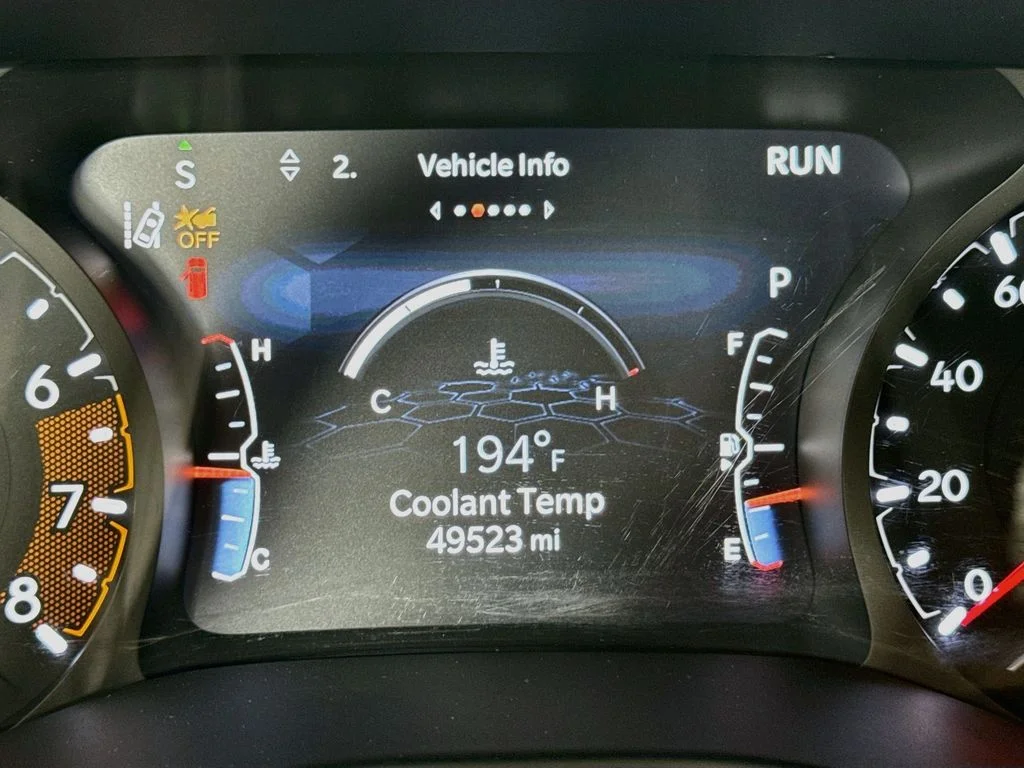 Used 2023 Laser Blue Pearlcoat Jeep Latitude image 19