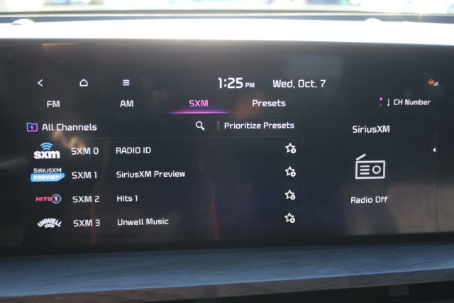 Used 2025 Black Kia EX X-Line image 7