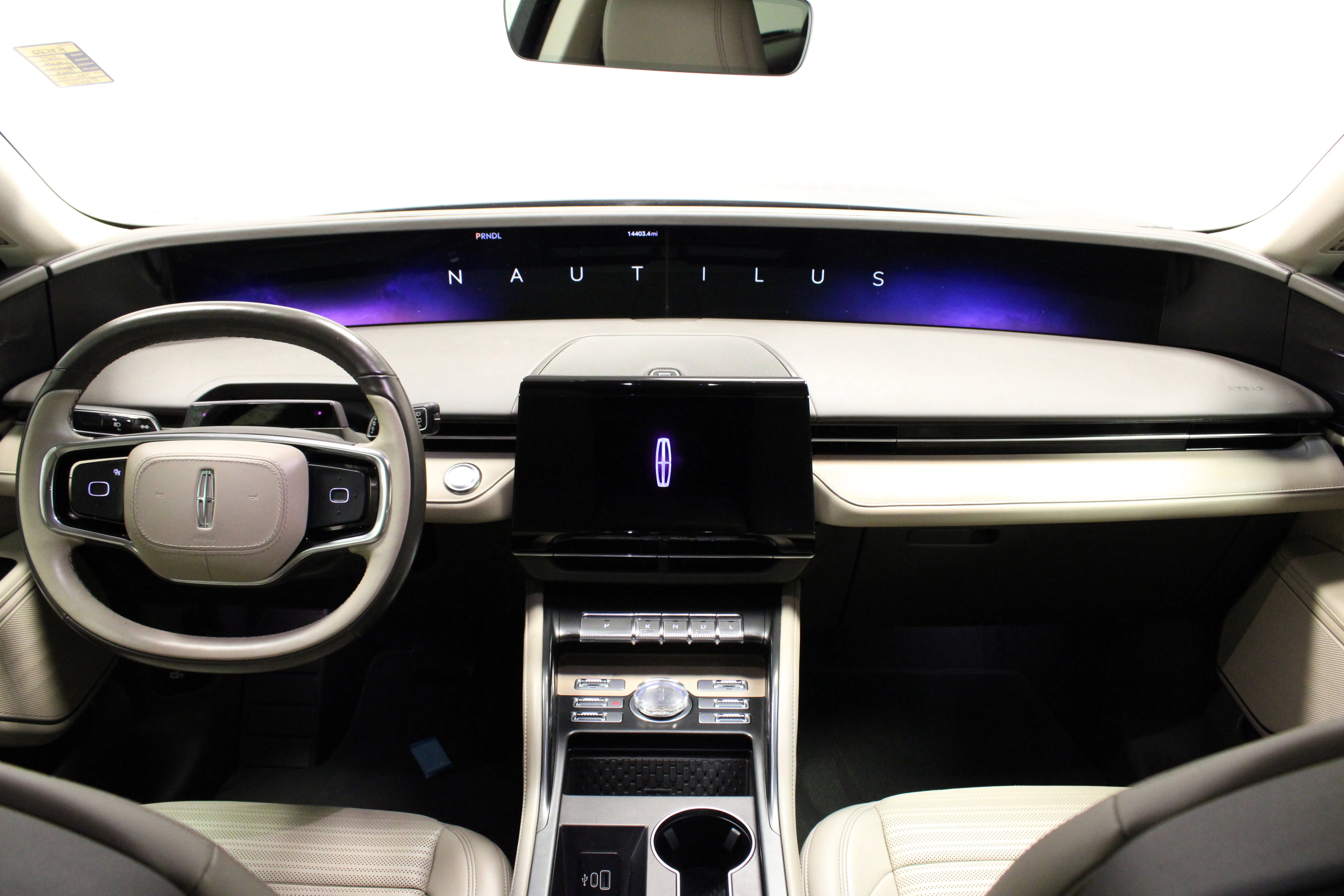 Used 2024 Black Metallic Lincoln Reserve image 18