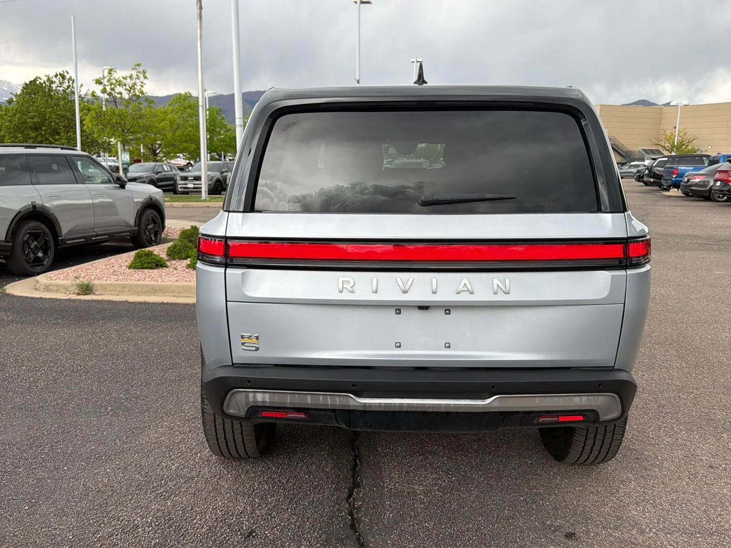 Used 2024  Rivian Adventure image 6