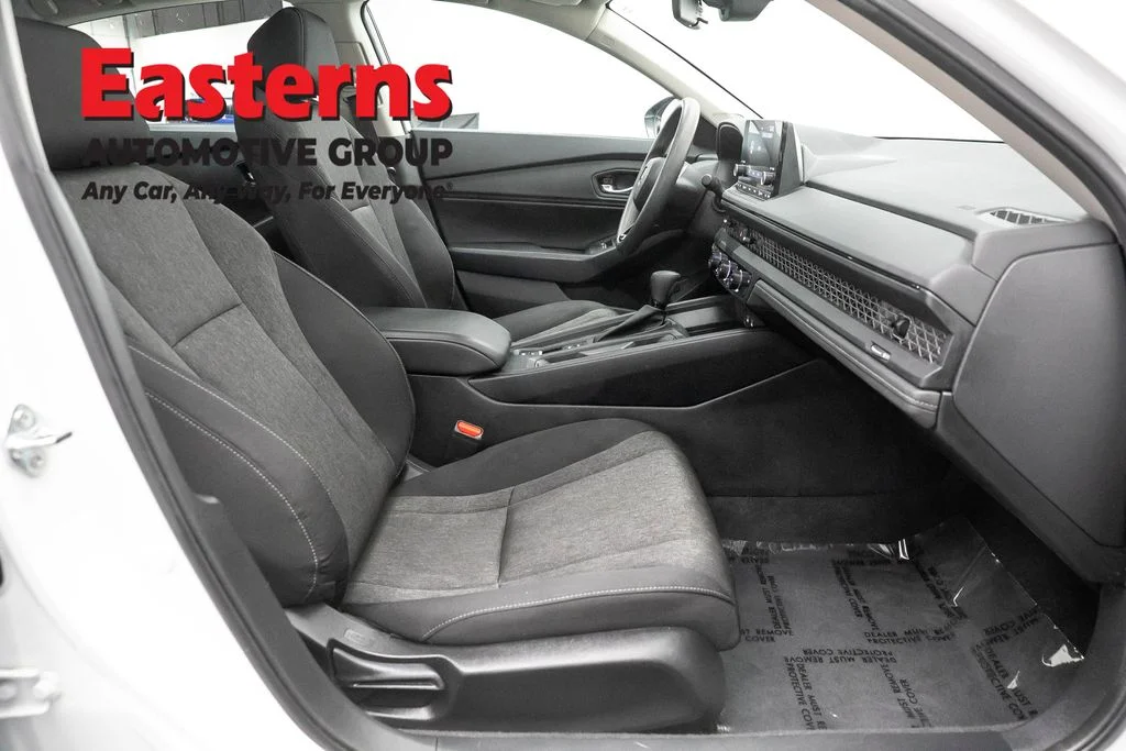 Used 2024 White Honda EX image 23