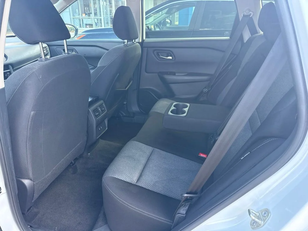 Used 2025 White Pearl Nissan SV image 7