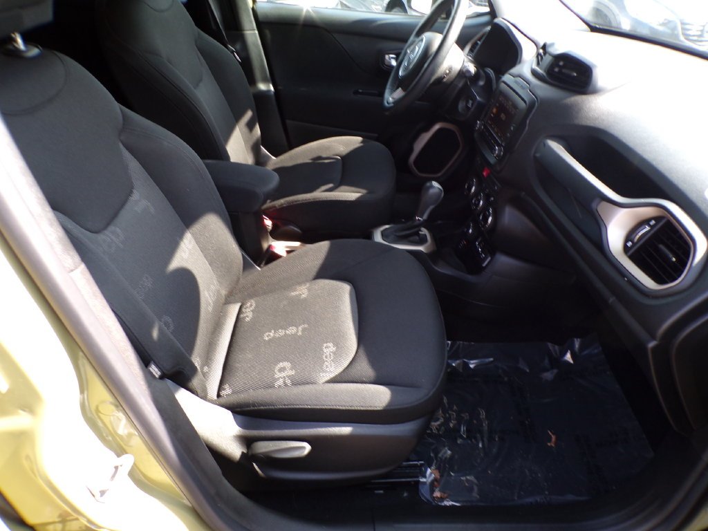 Used 2015 Green Jeep Latitude image 6