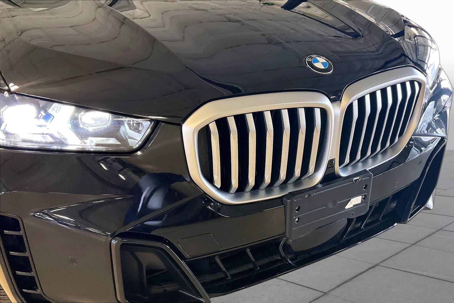Used 2026 Black Sapphire Metallic BMW xDrive40i image 30
