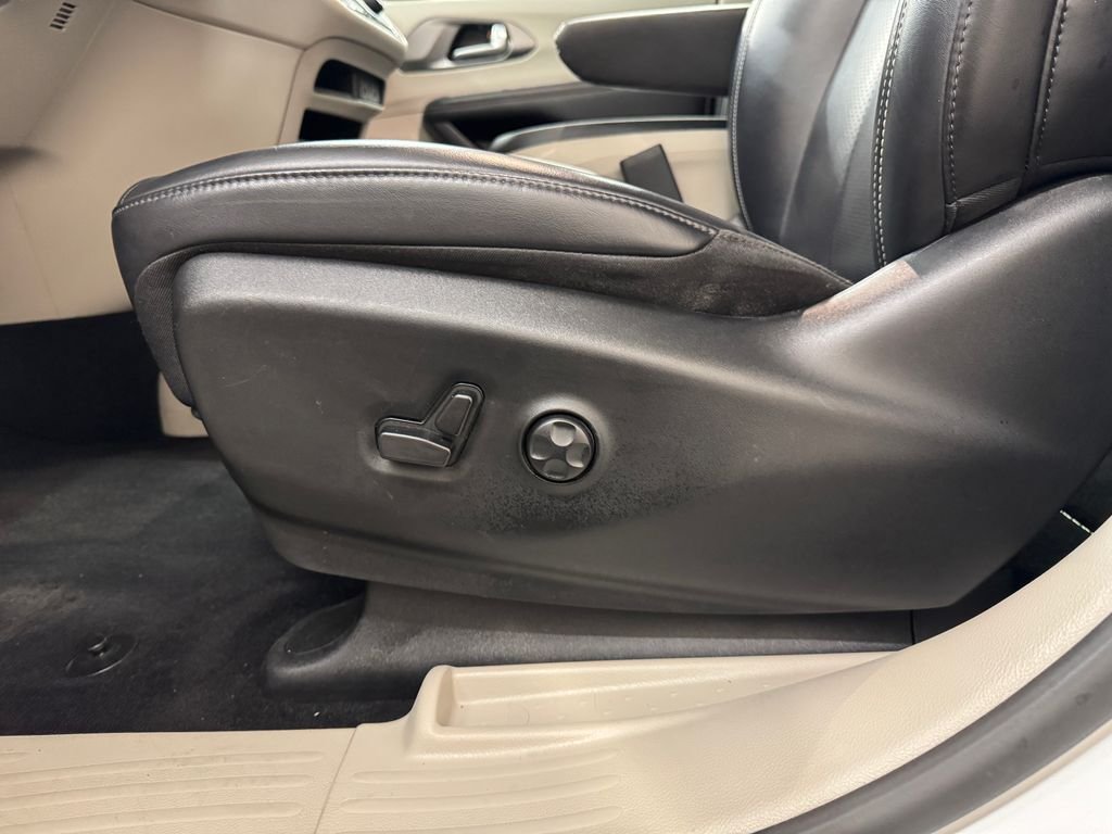 2023 Chrysler Pacifica Touring L - Photo 15