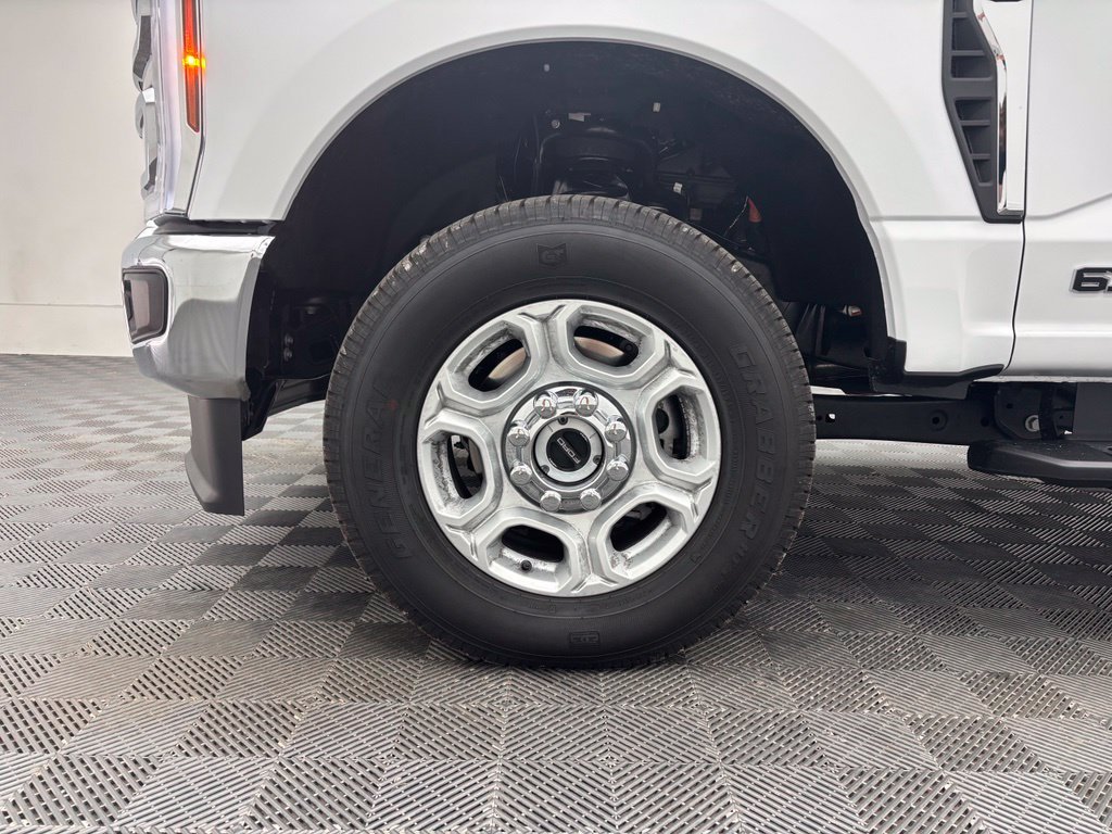 New 2026 White Ford XLT image 16