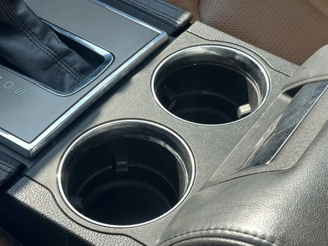 Used 2015 Brown Lincoln Base image 38