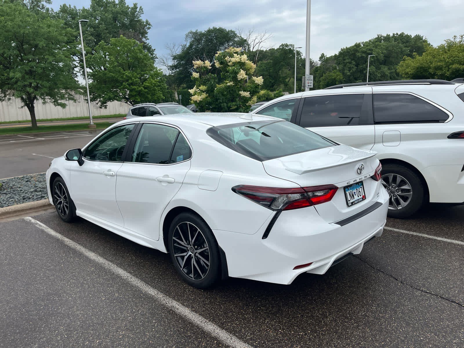 Used 2024 Ice Cap Toyota SE image 4