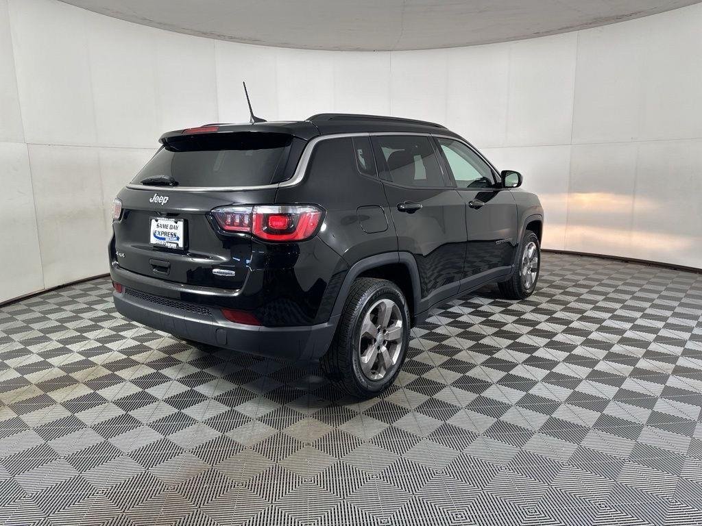 Used 2019  Jeep  image 21