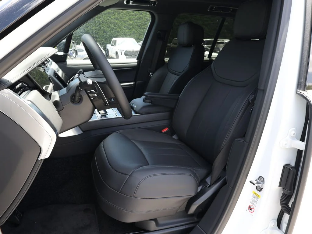 2025 Land Rover Range Rover SE - Photo 19