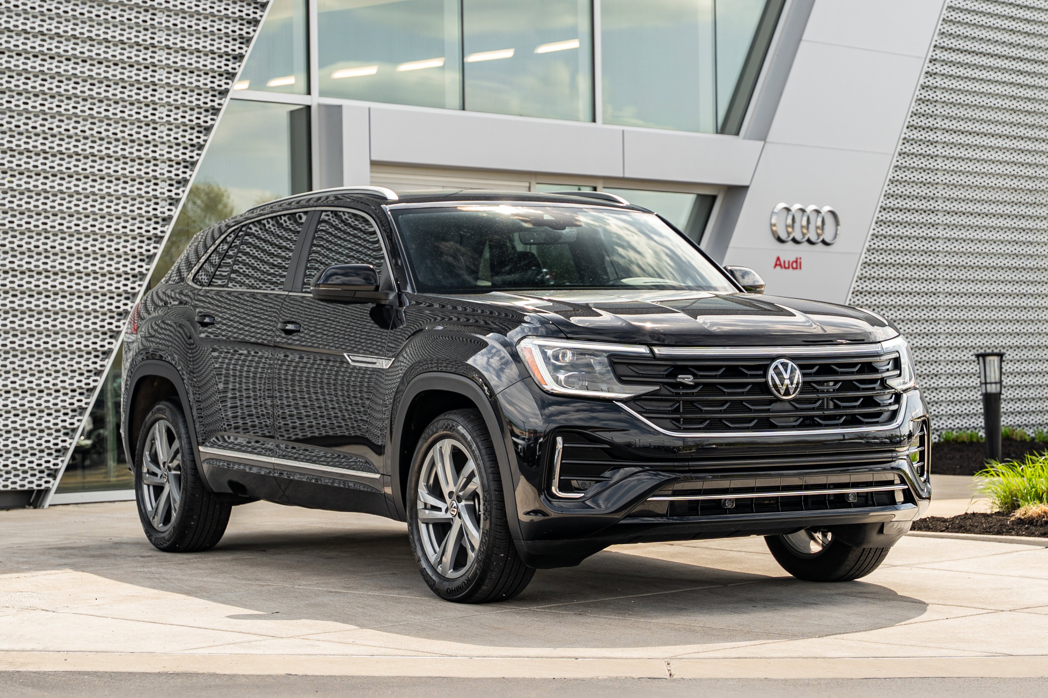 2024 Volkswagen Atlas Cross Sport
