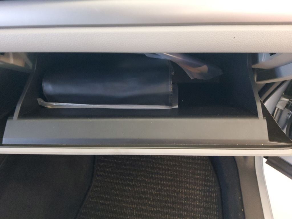 Used 2018 Silver Subaru 2.5i Premium image 24