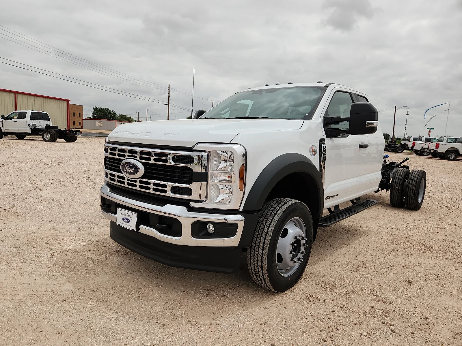 New 2026 Oxford White Ford XL image 3