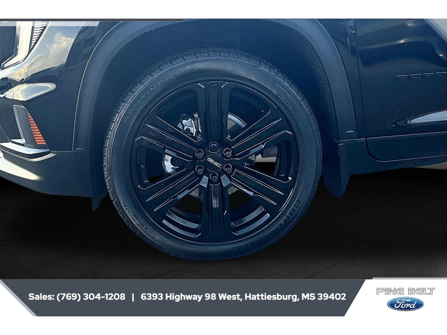 Used 2025 Ebony Twilight Metallic GMC FWD Elevation image 7