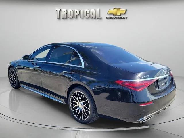 Used 2022 Black Mercedes-Benz S 580 image 2