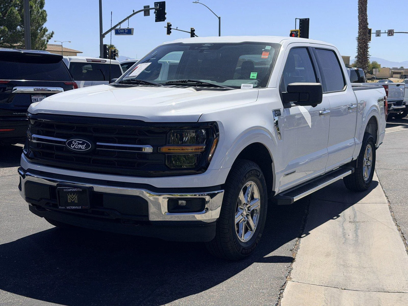Used 2024  Ford XLT image 3