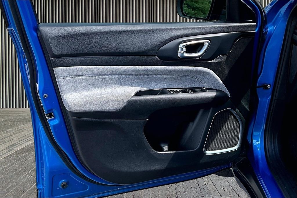 Used 2023 Blue Jeep Sport image 23