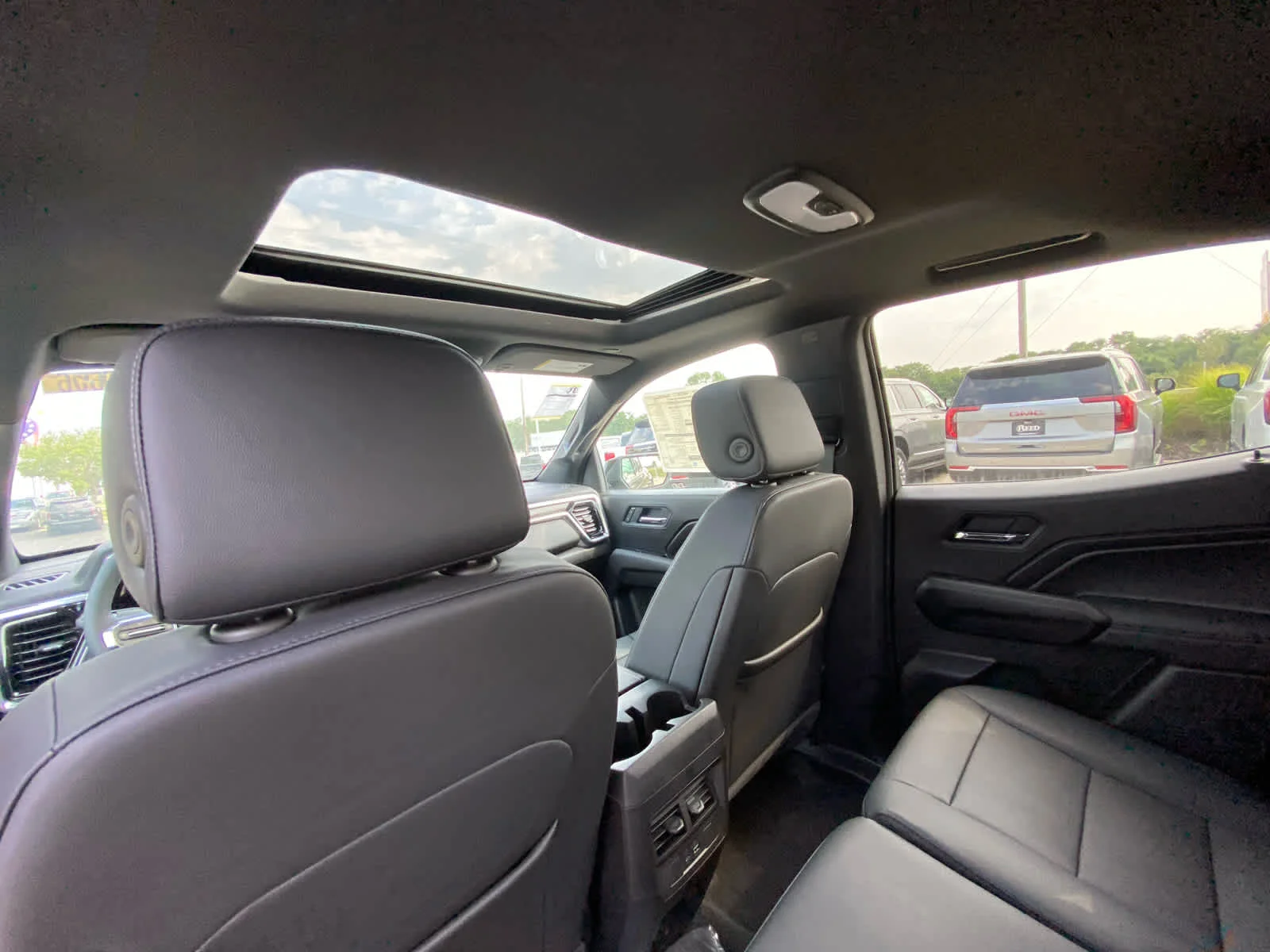 New 2026 Onyx Black GMC Elevation image 23