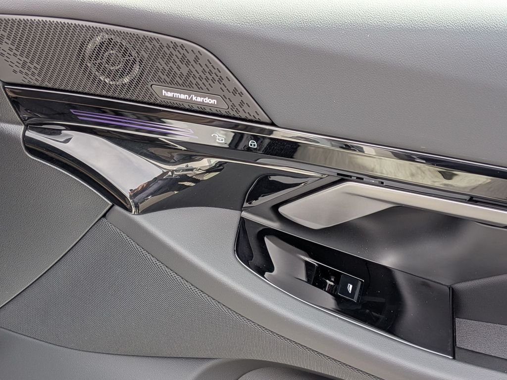 Used 2026 White BMW 530i image 17