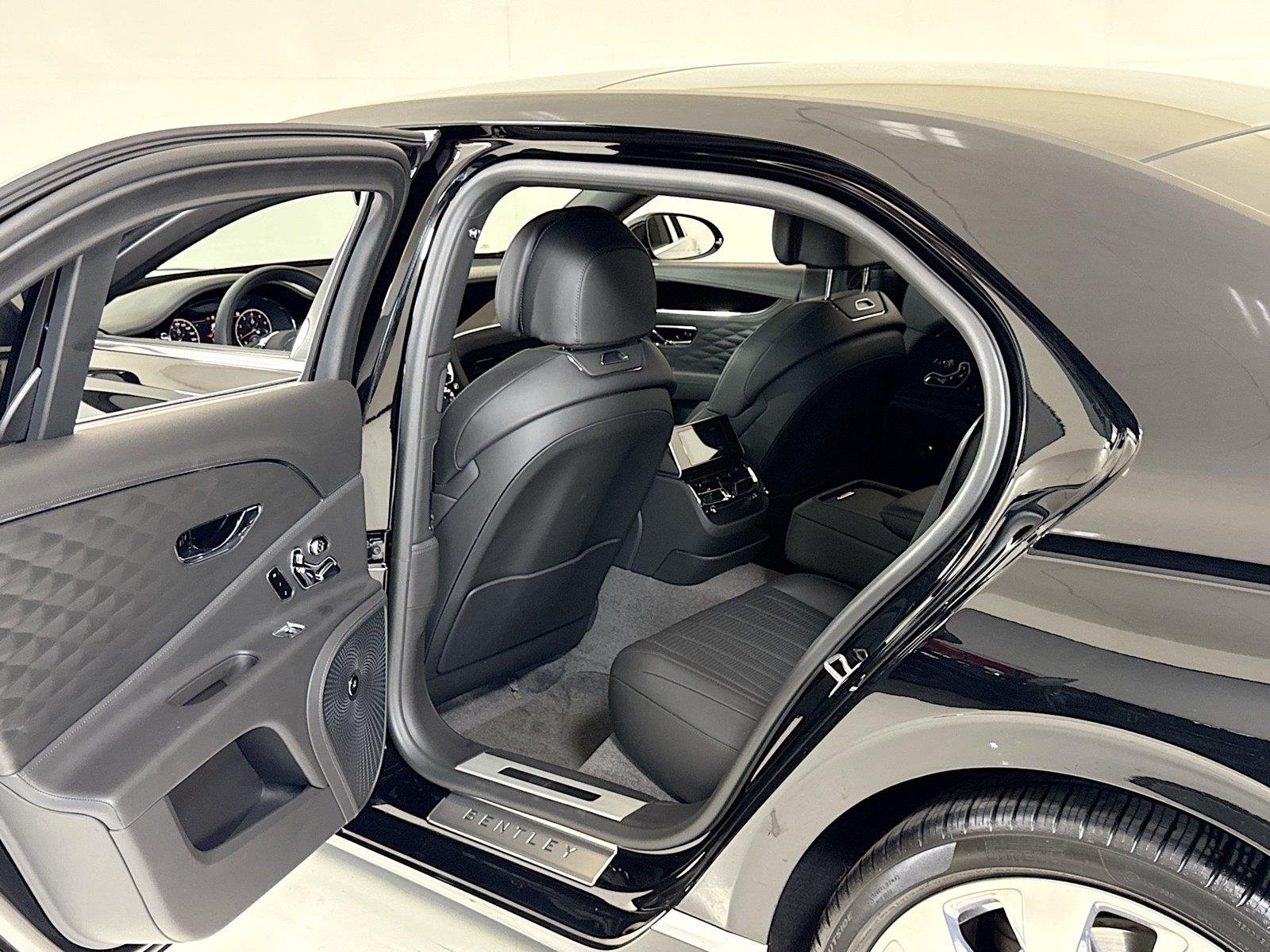 Used 2022 Beluga Bentley V8 | Mulliner Interior | Chrome 23