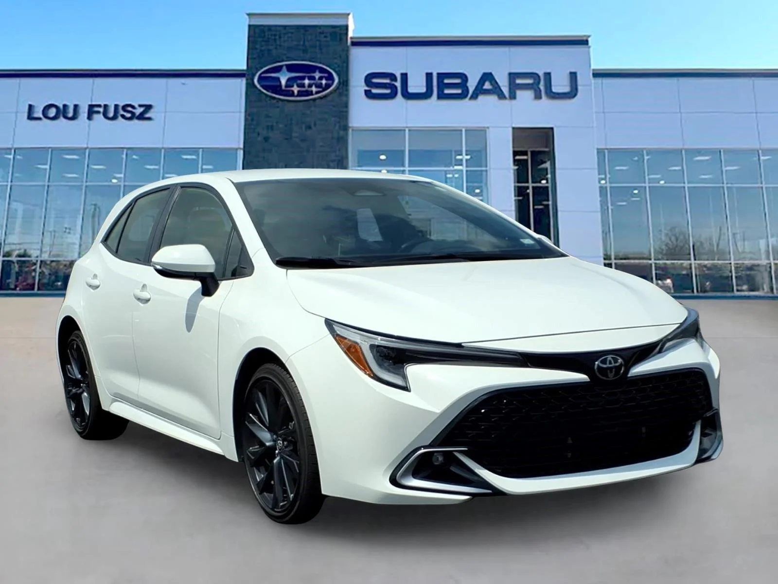 Used 2024 Ice Cap Toyota XSE image 1
