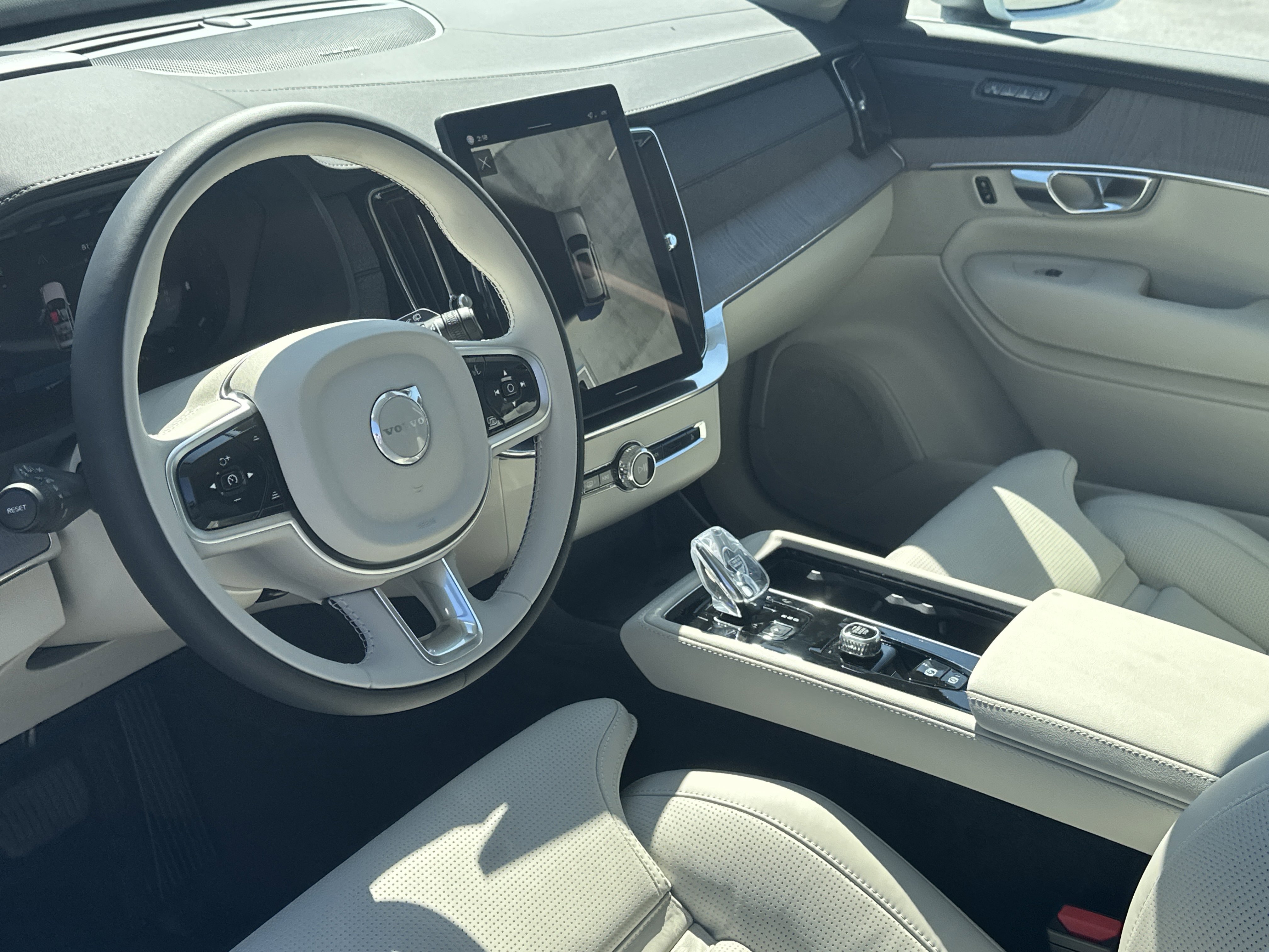 New 2026 Crystal White Volvo Ultra image 13