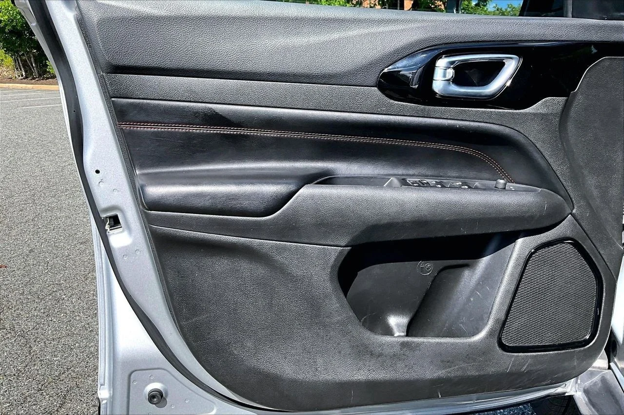 Used 2024 Silver Jeep Trailhawk image 23