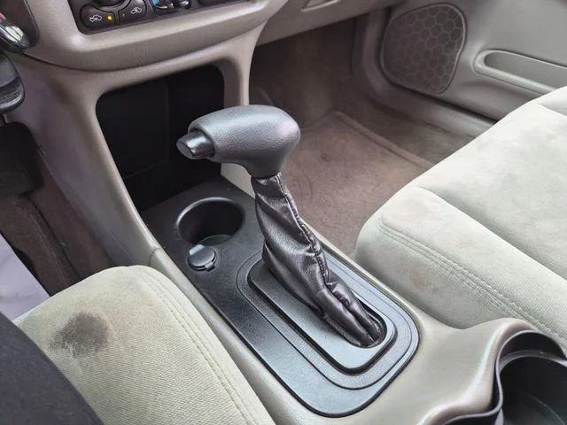 Used 2005 Silver Chevrolet Base image 25